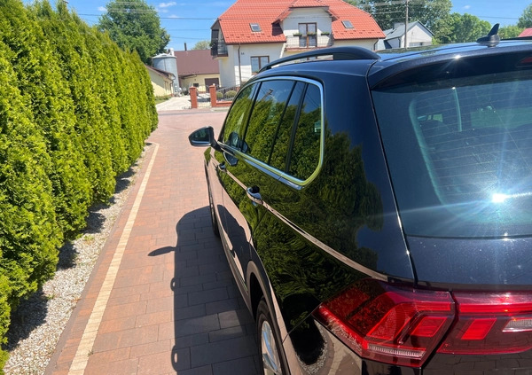 Volkswagen Tiguan cena 82500 przebieg: 152734, rok produkcji 2017 z Jastrzębie-Zdrój małe 704